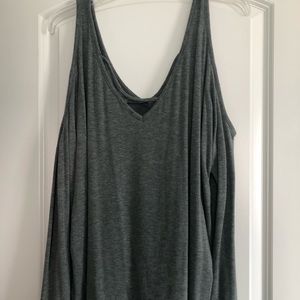 Reversible cold shoulder top🛍